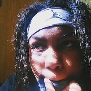 Meet your Posher, Iyonna